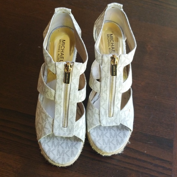 Wedge sandal - Picture 1 of 3
